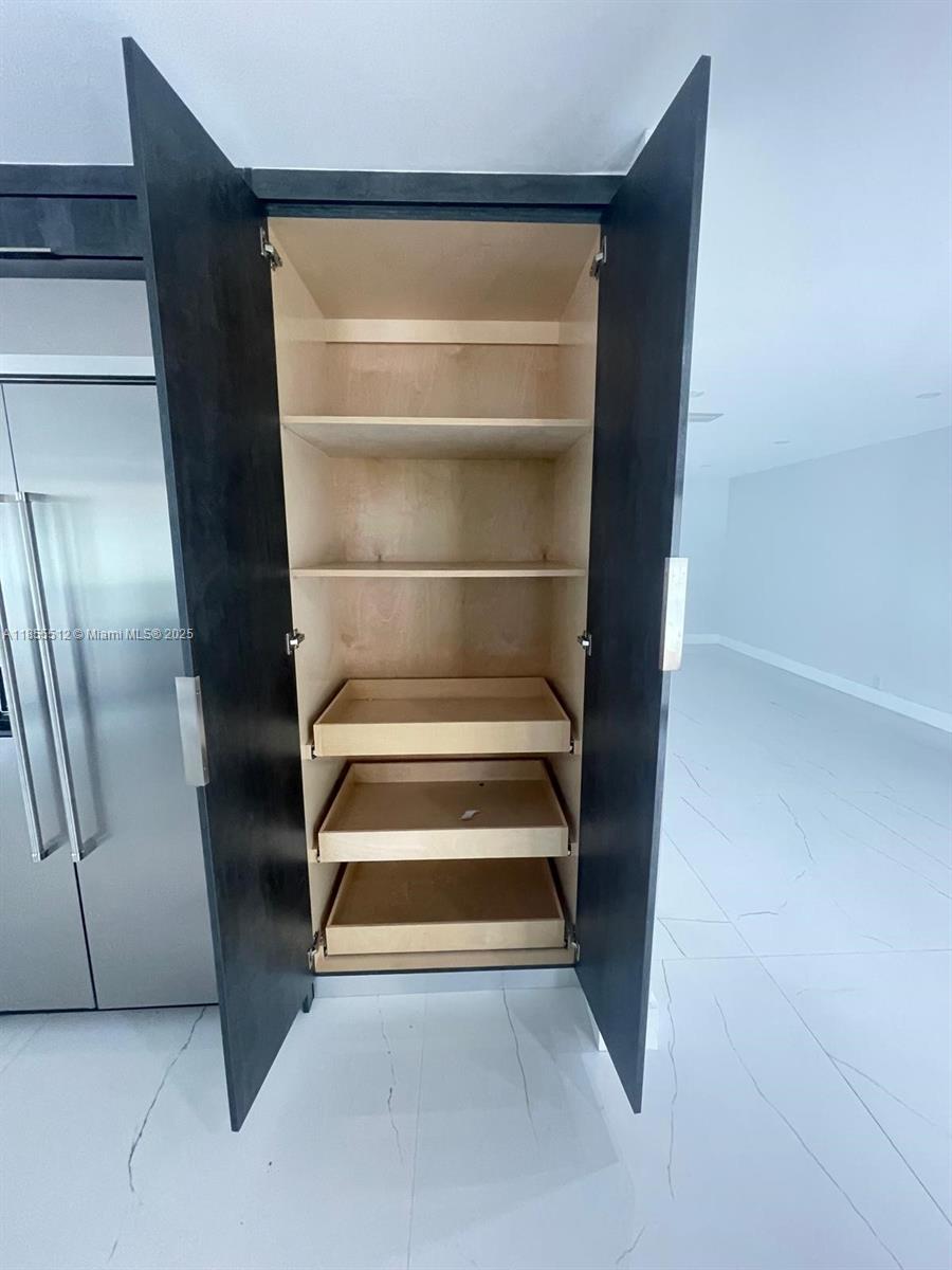 J G HEADS FARMS UNIT A - Residential Lease