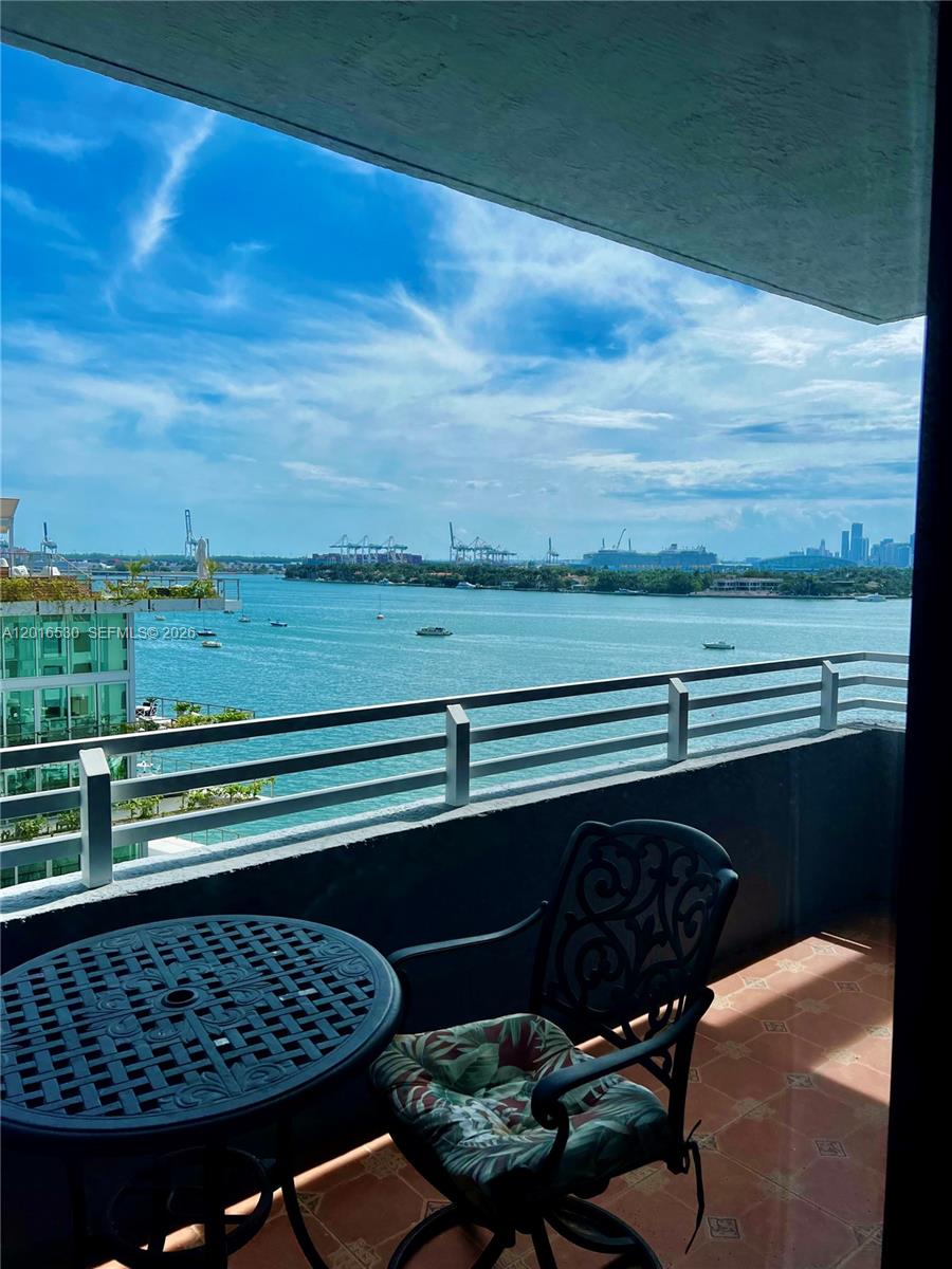 THE WAVERLY AT SOUTH BEAC - Residential Lease