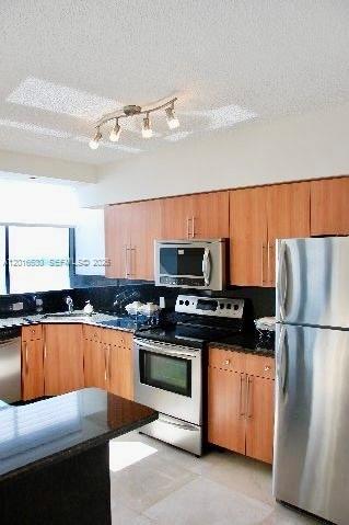THE WAVERLY AT SOUTH BEAC - Residential Lease