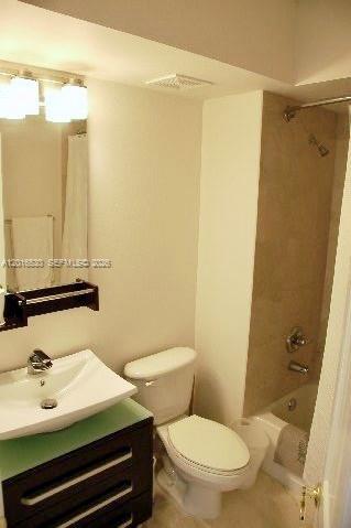 THE WAVERLY AT SOUTH BEAC - Residential Lease