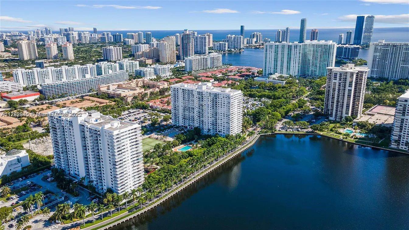 Rental Property at 2801 Ne 183rd St 1016W, Aventura, Miami-Dade County, Florida - Bedrooms: 2 
Bathrooms: 2  - $4,100 MO.