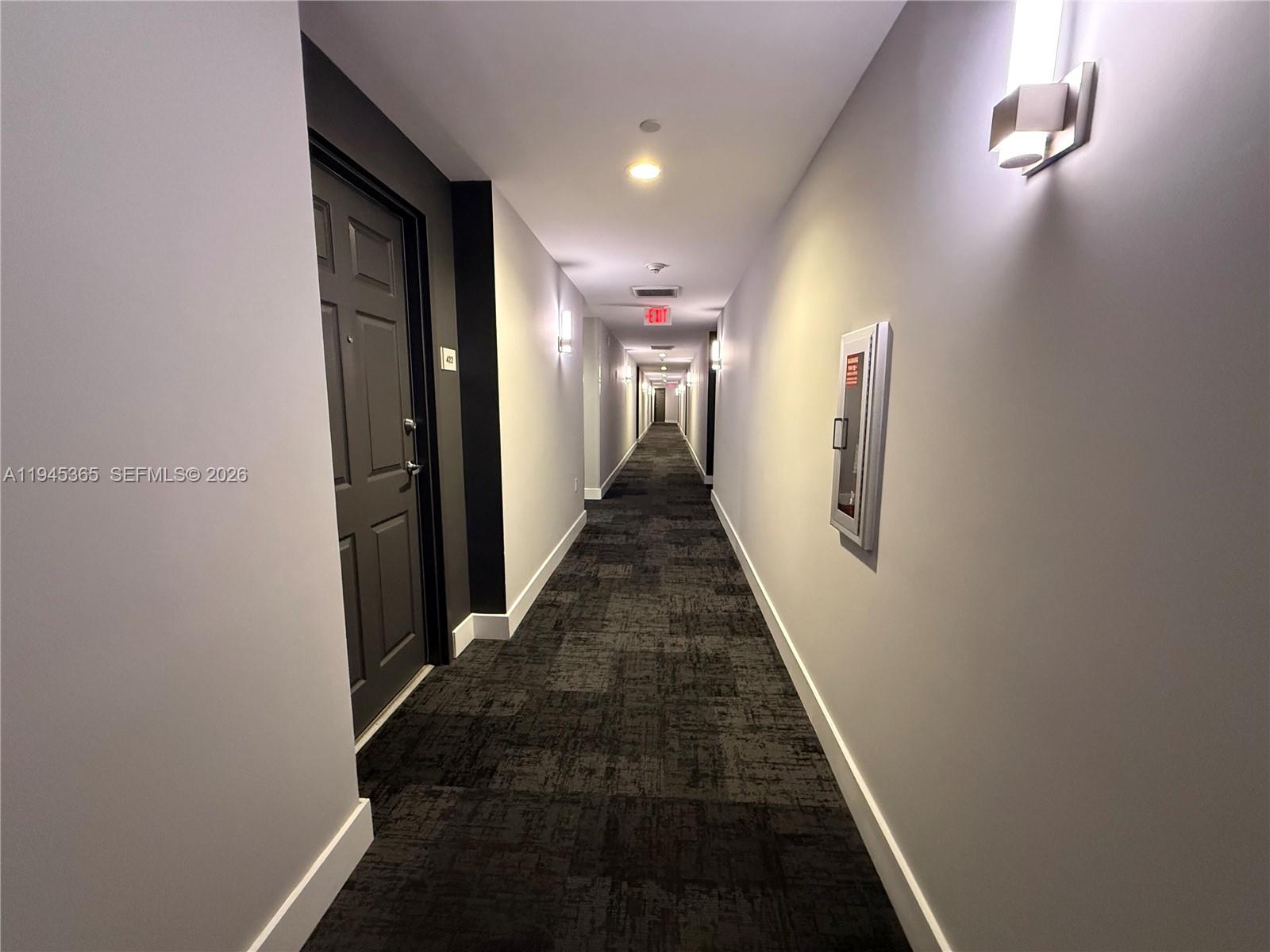 HOLLYWOOD STATION RES CON - Residential