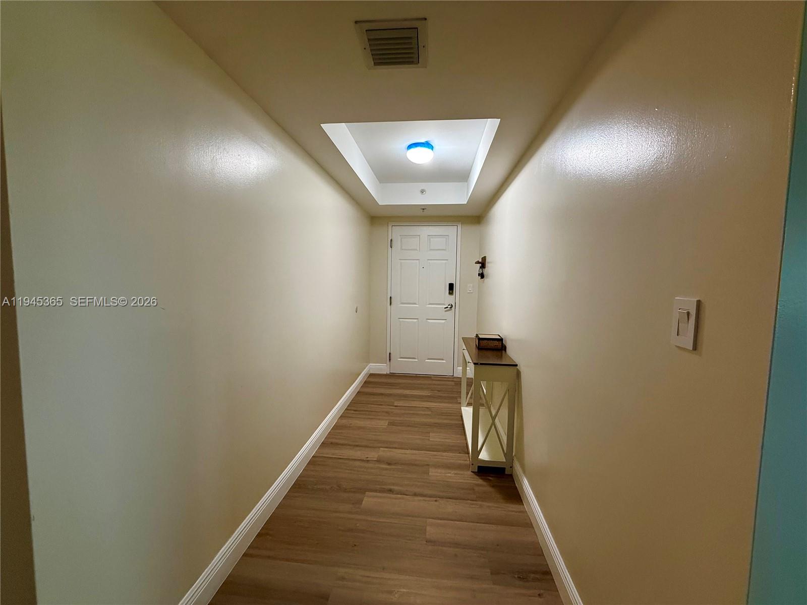 HOLLYWOOD STATION RES CON - Residential