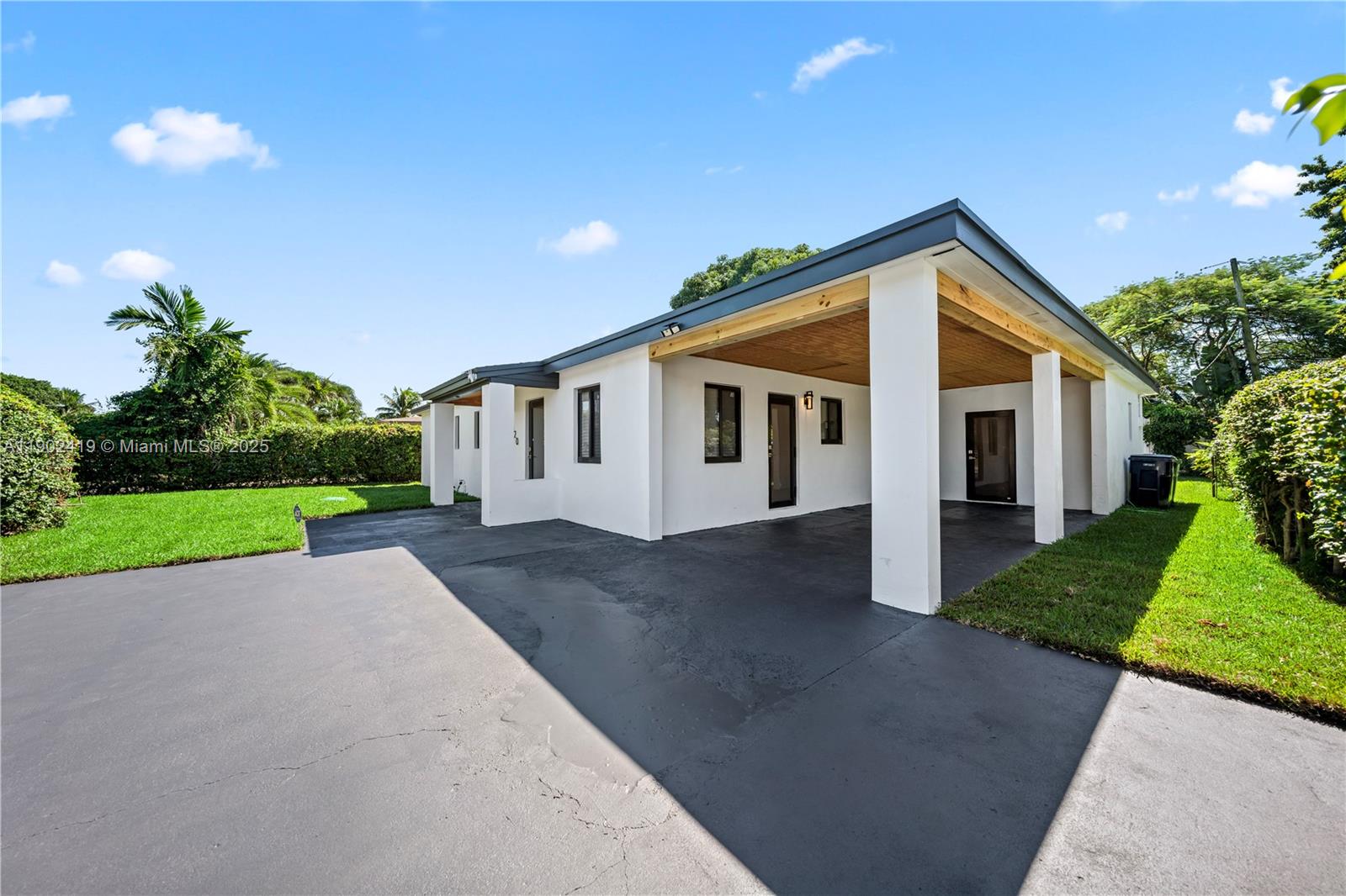 620 NW 194th St, Miami Gardens, FL, 33169/$649,000 2 620 NW 194th St