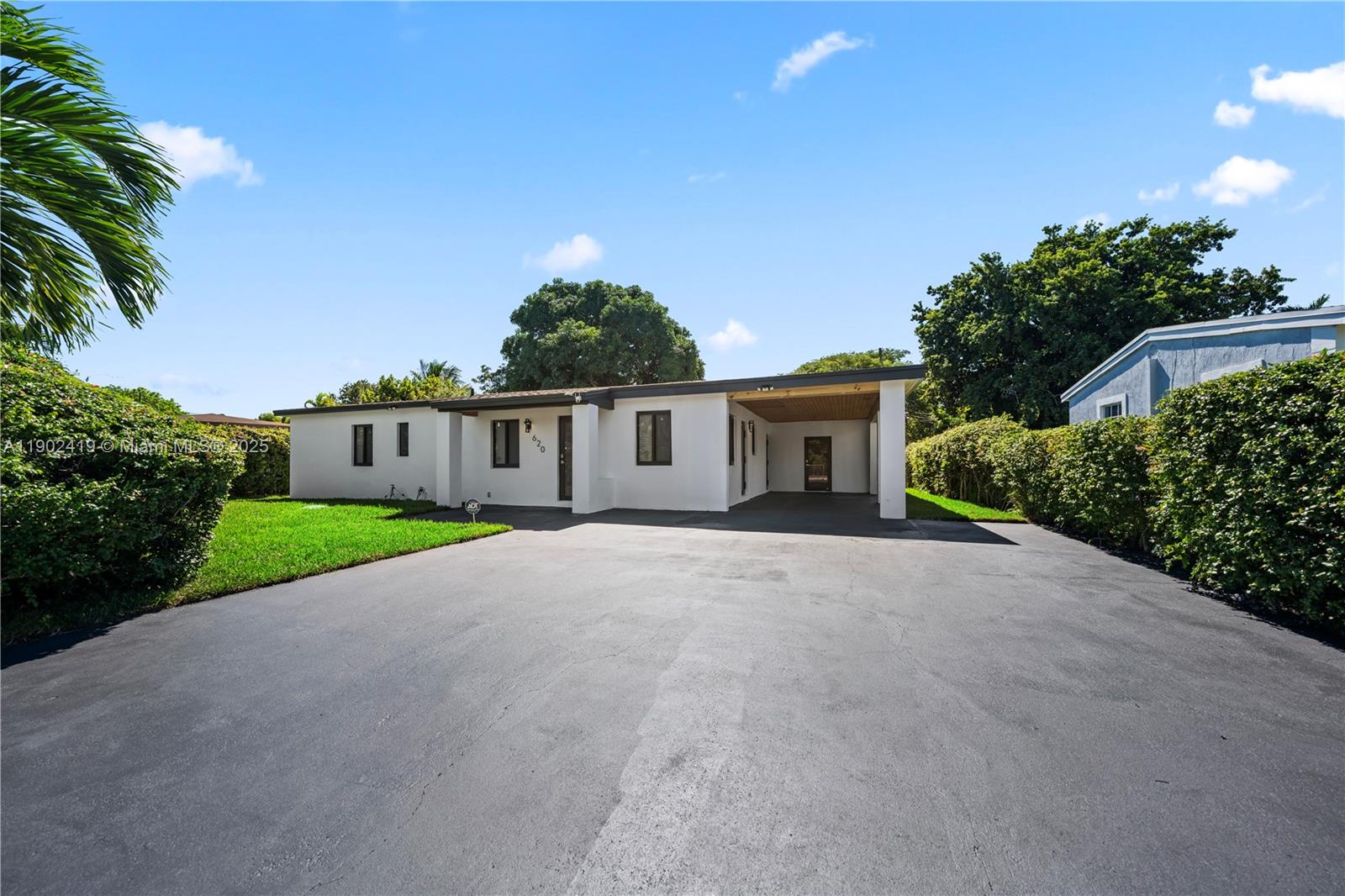 620 NW 194th St, Miami Gardens, FL, 33169/$649,000 1 620 NW 194th St