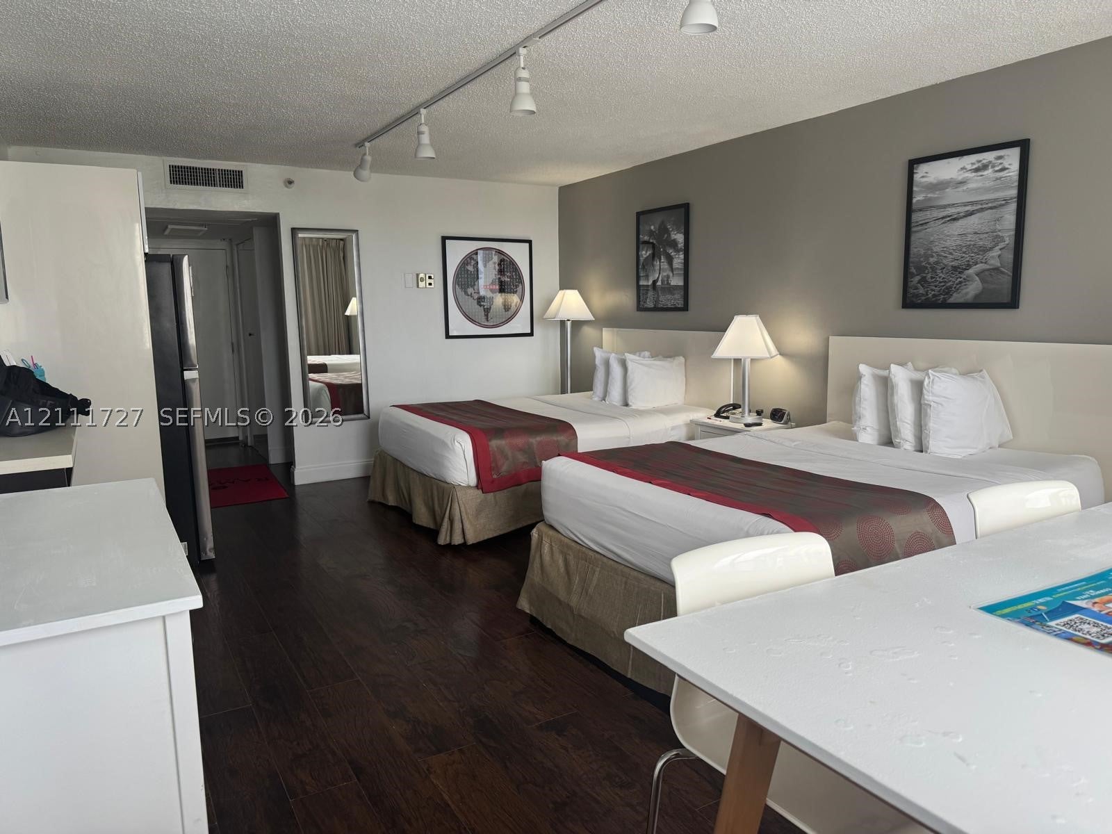 19201 Collins Ave 704