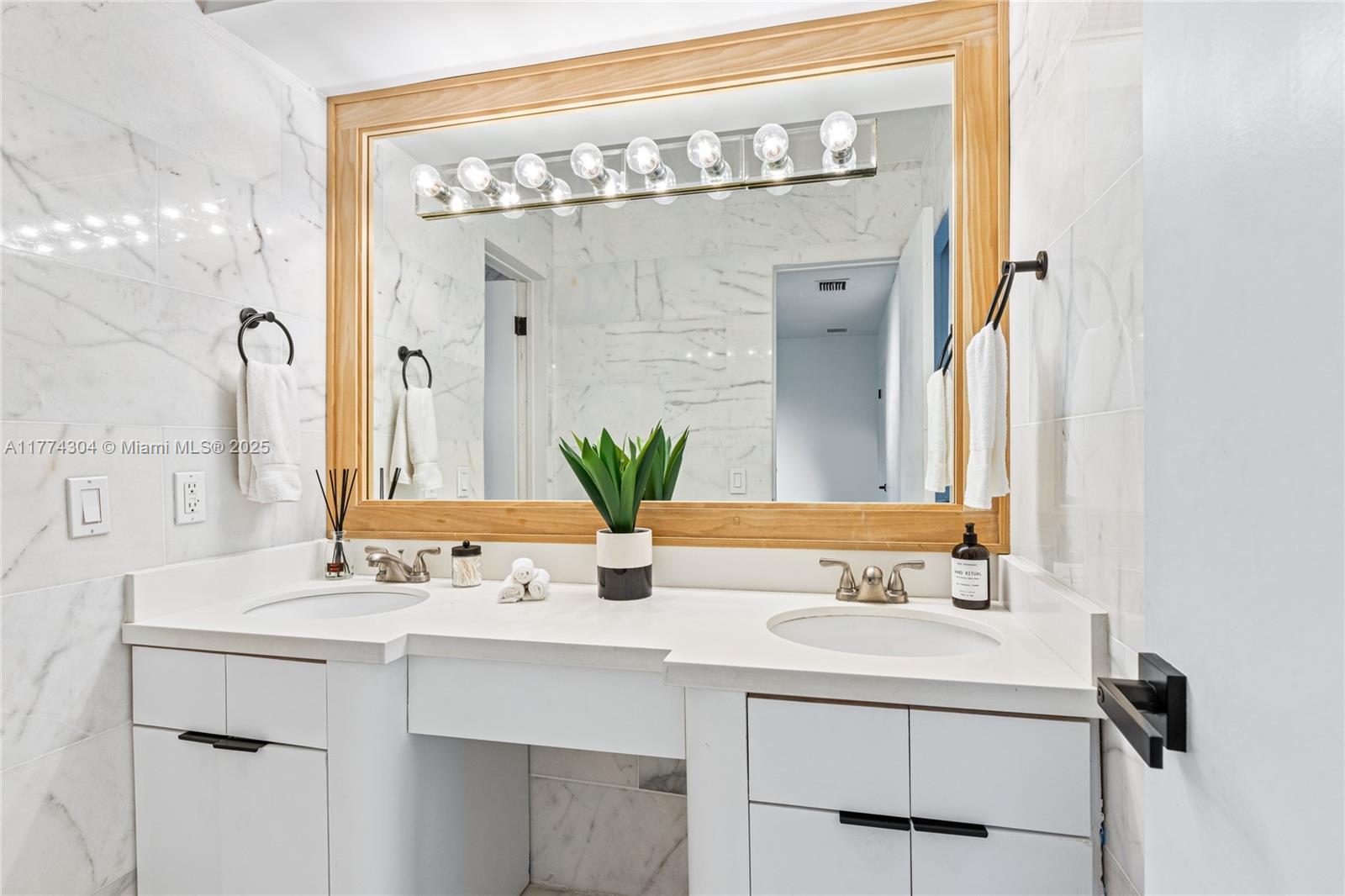 COUNTRY CLUB ADDN - Residential