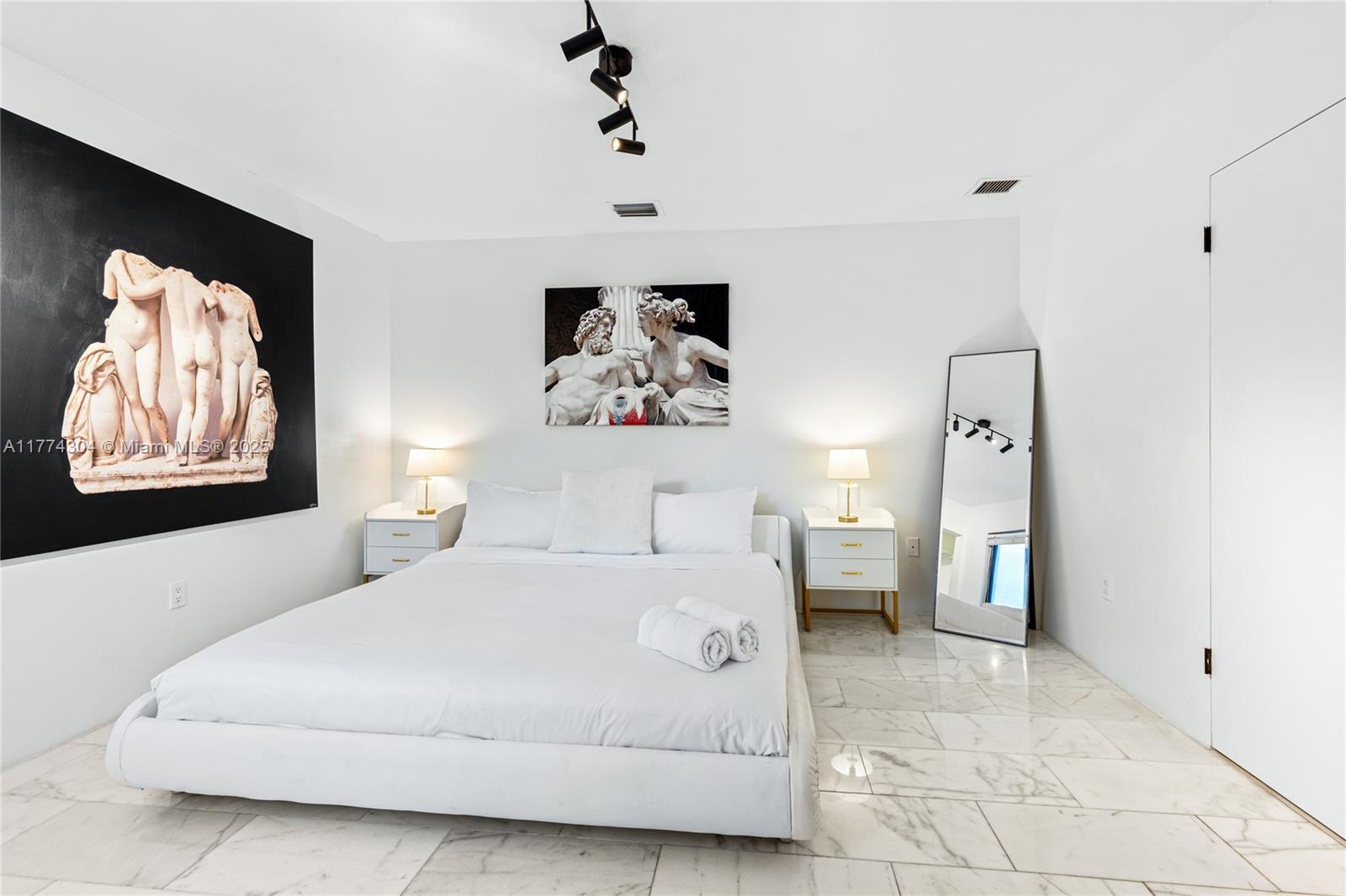 COUNTRY CLUB ADDN - Residential