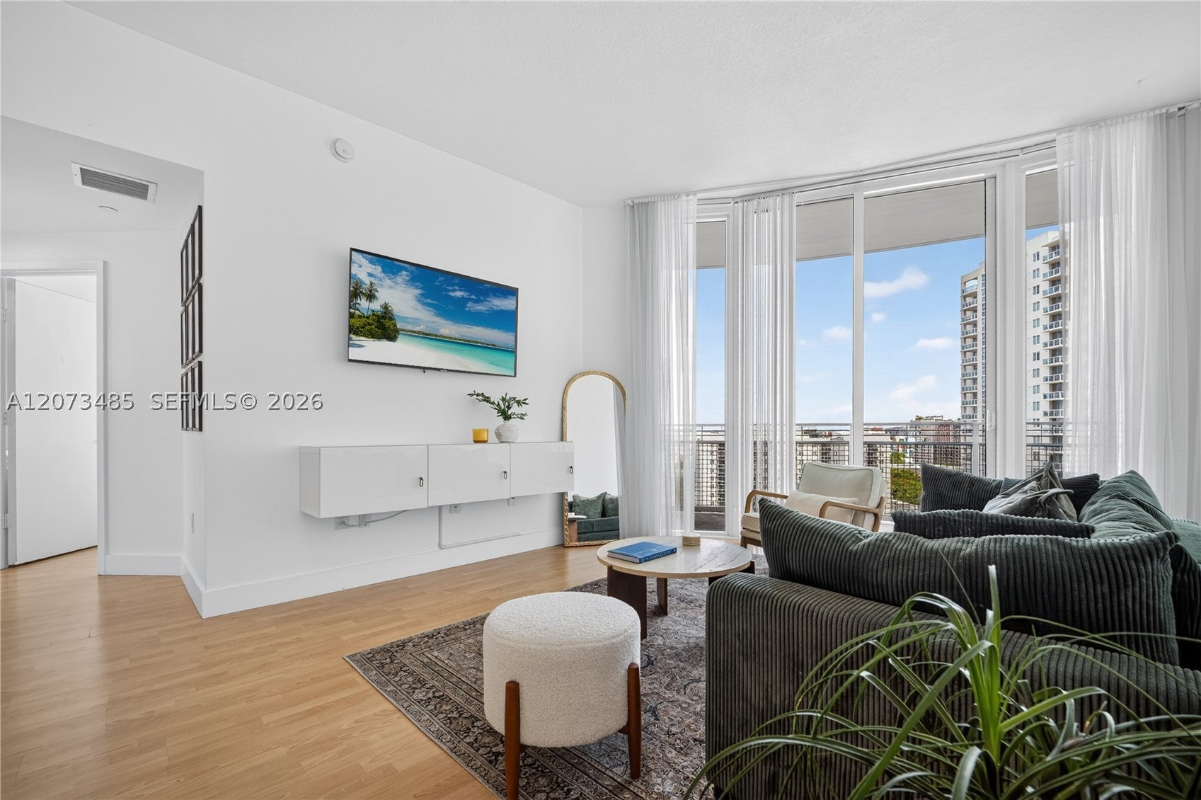 350 NE 24th St 1405