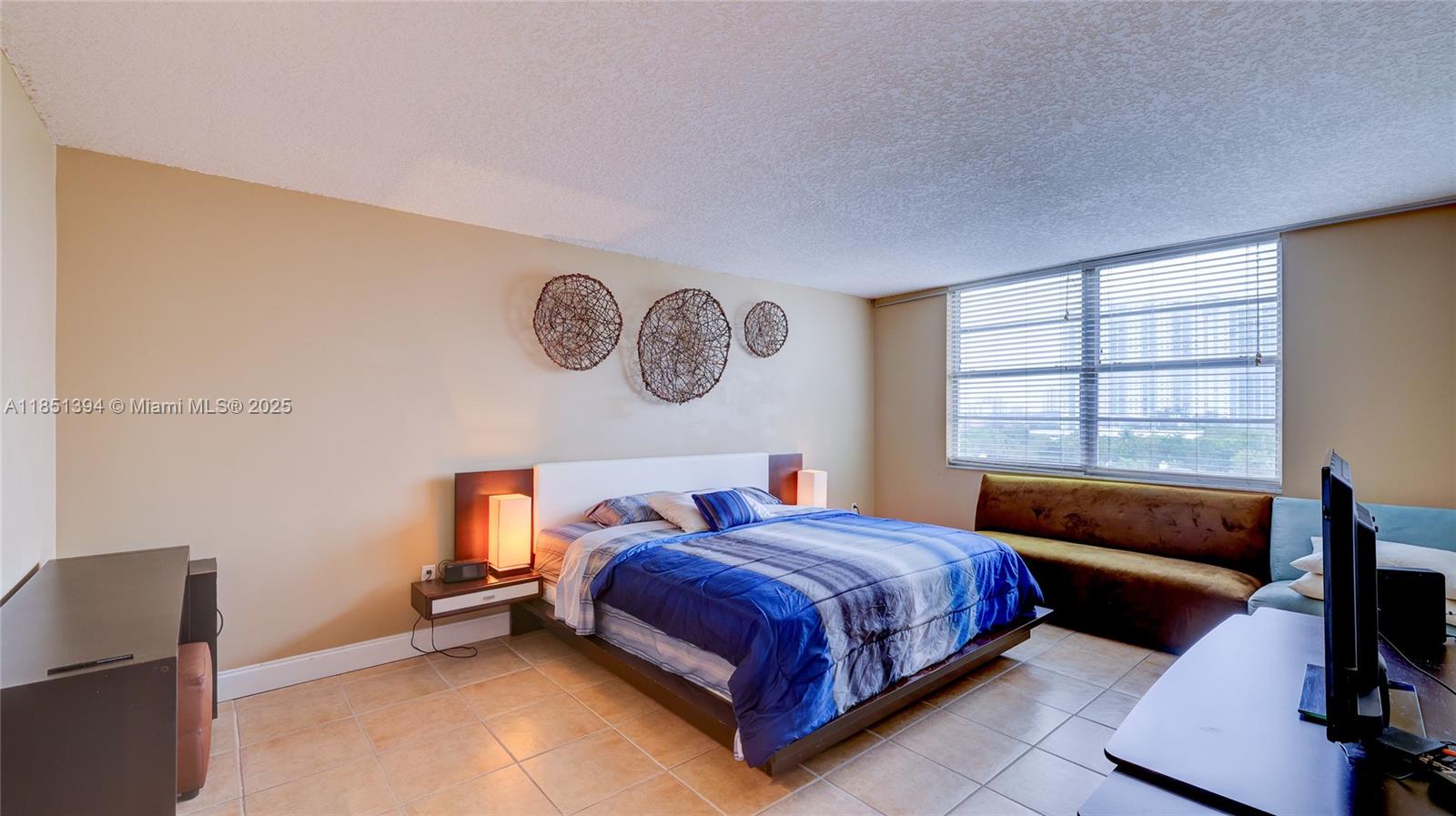 ADMIRALS PORT CONDO WEST - Residential
