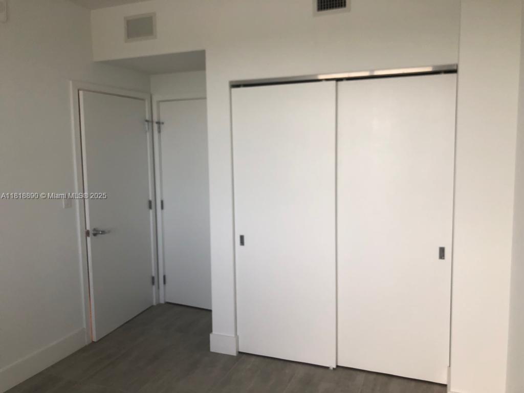 THE HARBOUR NORTH CONDO - Residential