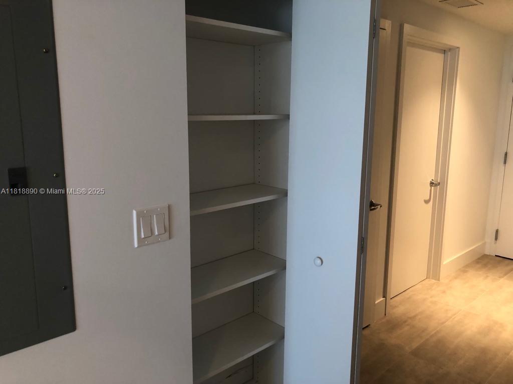 THE HARBOUR NORTH CONDO - Residential