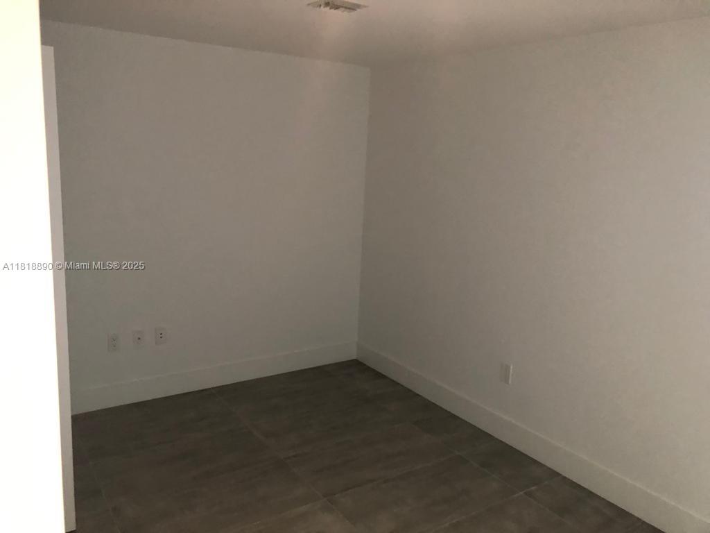 THE HARBOUR NORTH CONDO - Residential