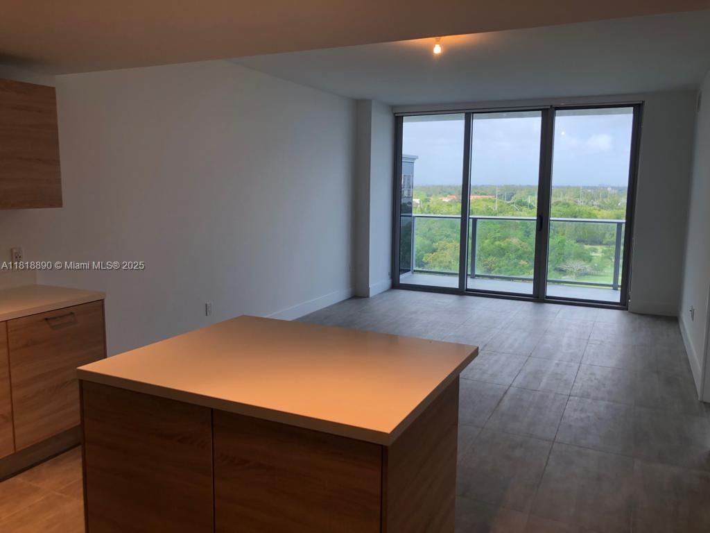 THE HARBOUR NORTH CONDO - Residential