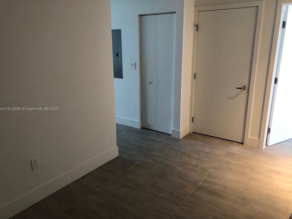 THE HARBOUR NORTH CONDO - Residential