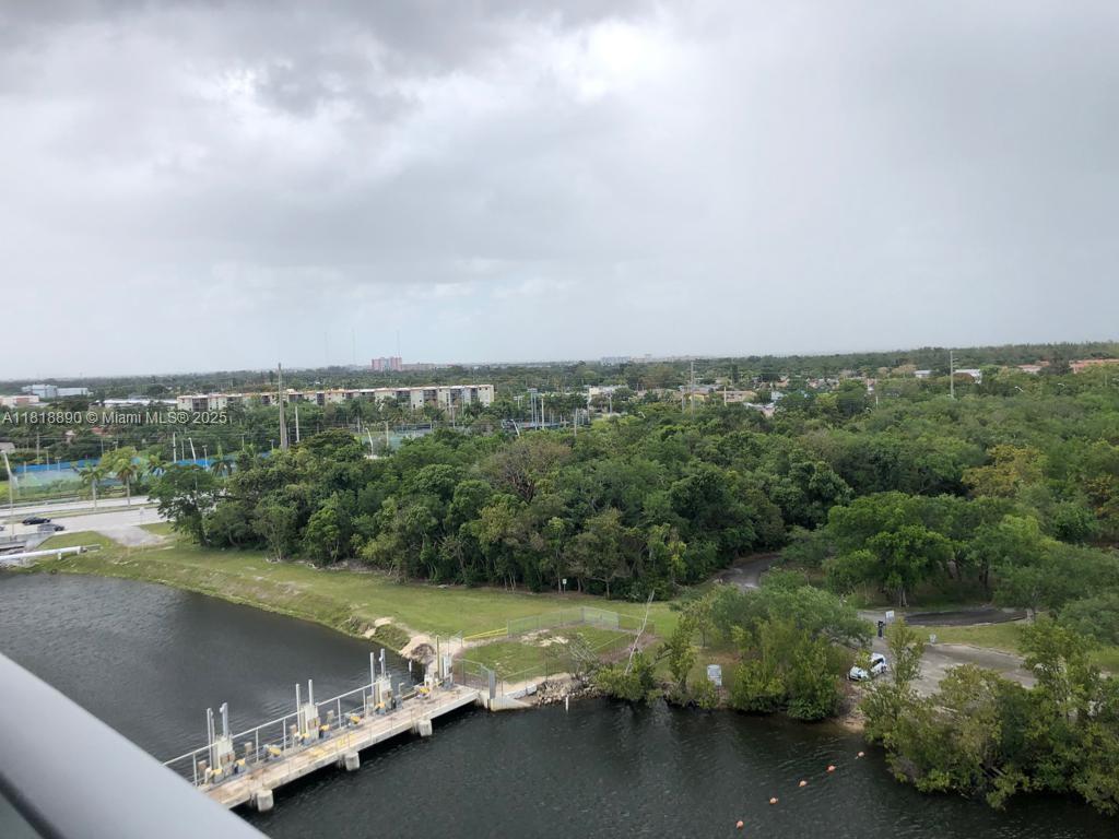 THE HARBOUR NORTH CONDO - Residential