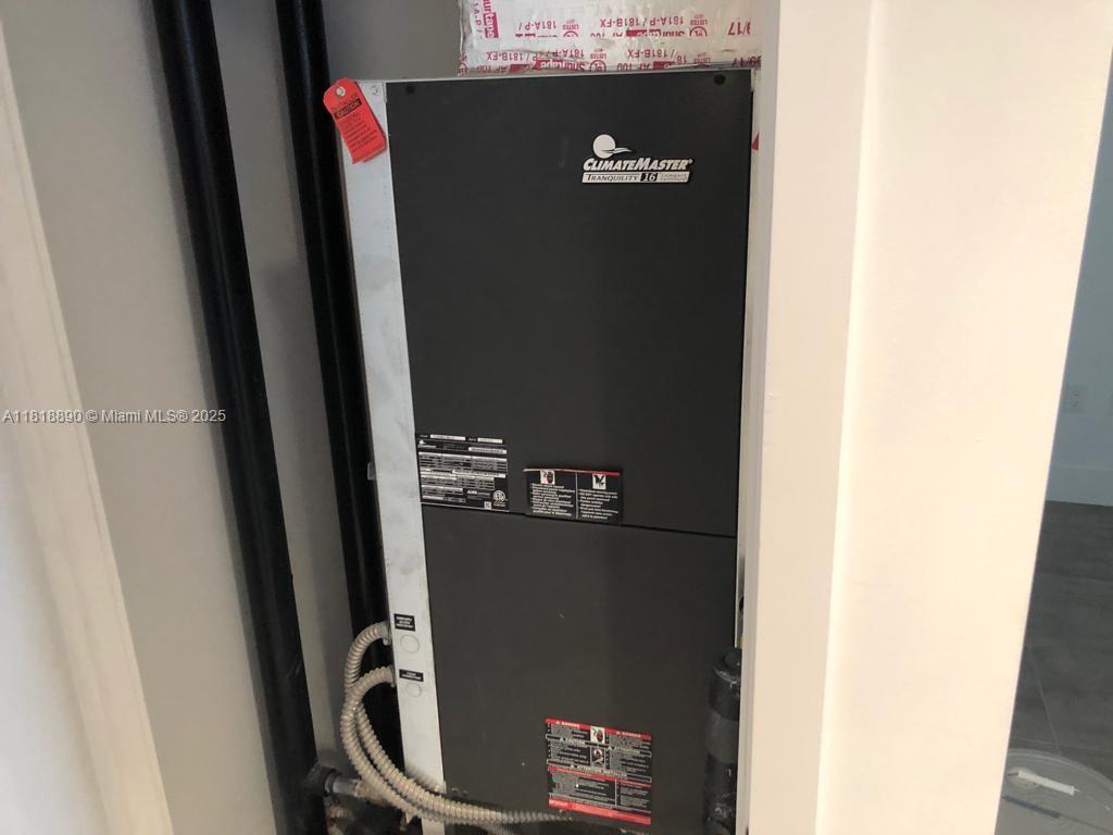 THE HARBOUR NORTH CONDO - Residential