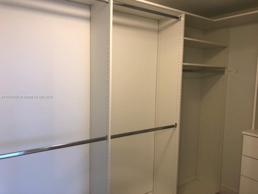 THE HARBOUR NORTH CONDO - Residential