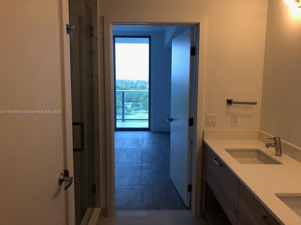 THE HARBOUR NORTH CONDO - Residential