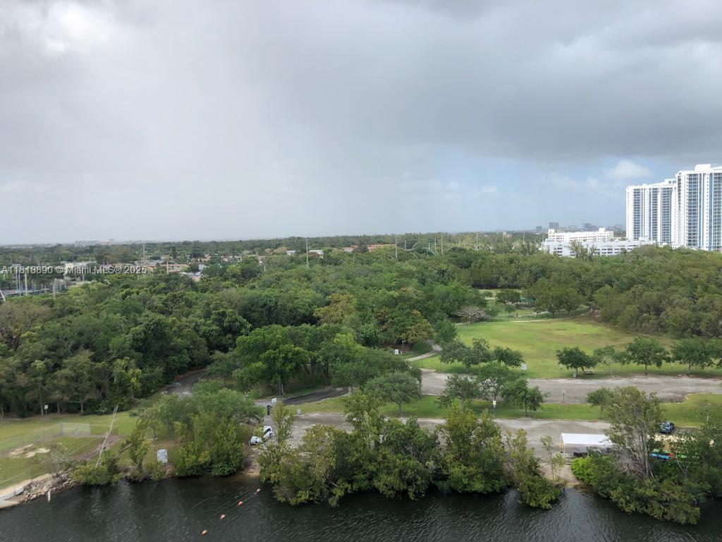 THE HARBOUR NORTH CONDO - Residential