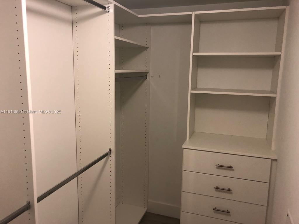 THE HARBOUR NORTH CONDO - Residential