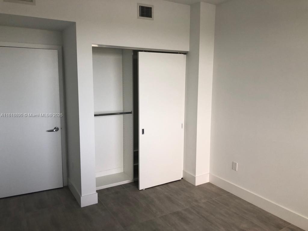 THE HARBOUR NORTH CONDO - Residential