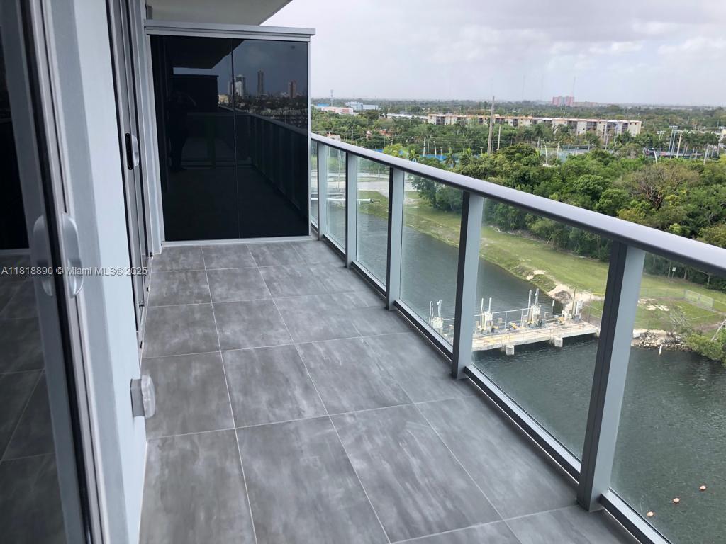 THE HARBOUR NORTH CONDO - Residential