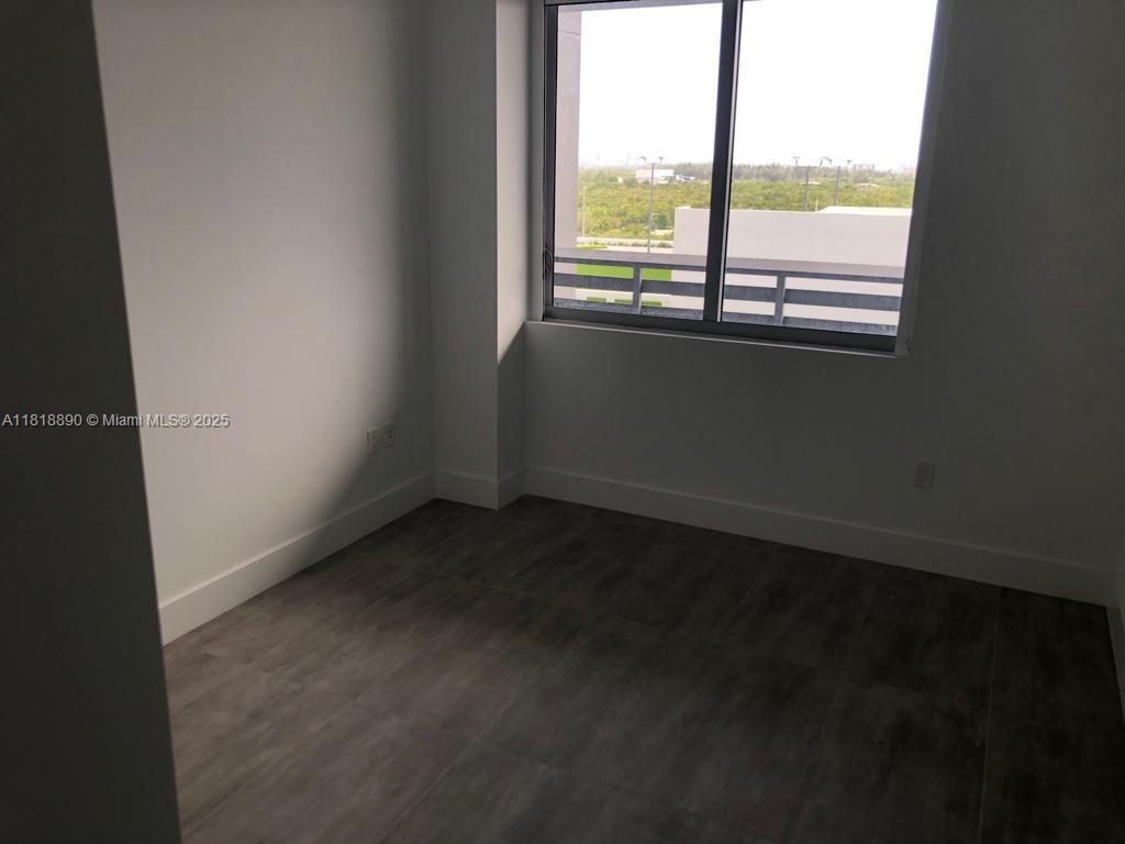 THE HARBOUR NORTH CONDO - Residential