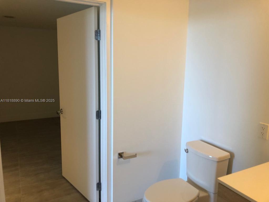 THE HARBOUR NORTH CONDO - Residential