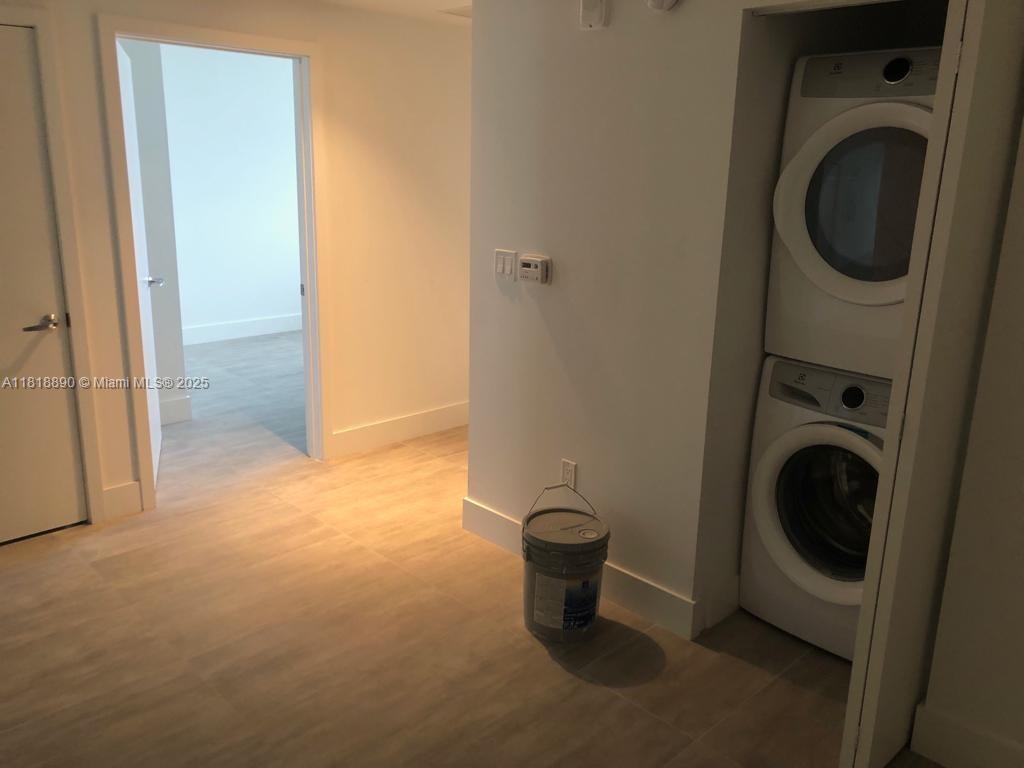 THE HARBOUR NORTH CONDO - Residential