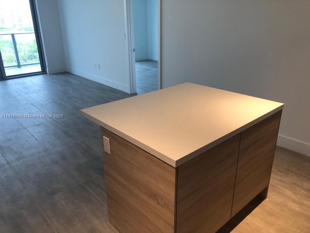 THE HARBOUR NORTH CONDO - Residential