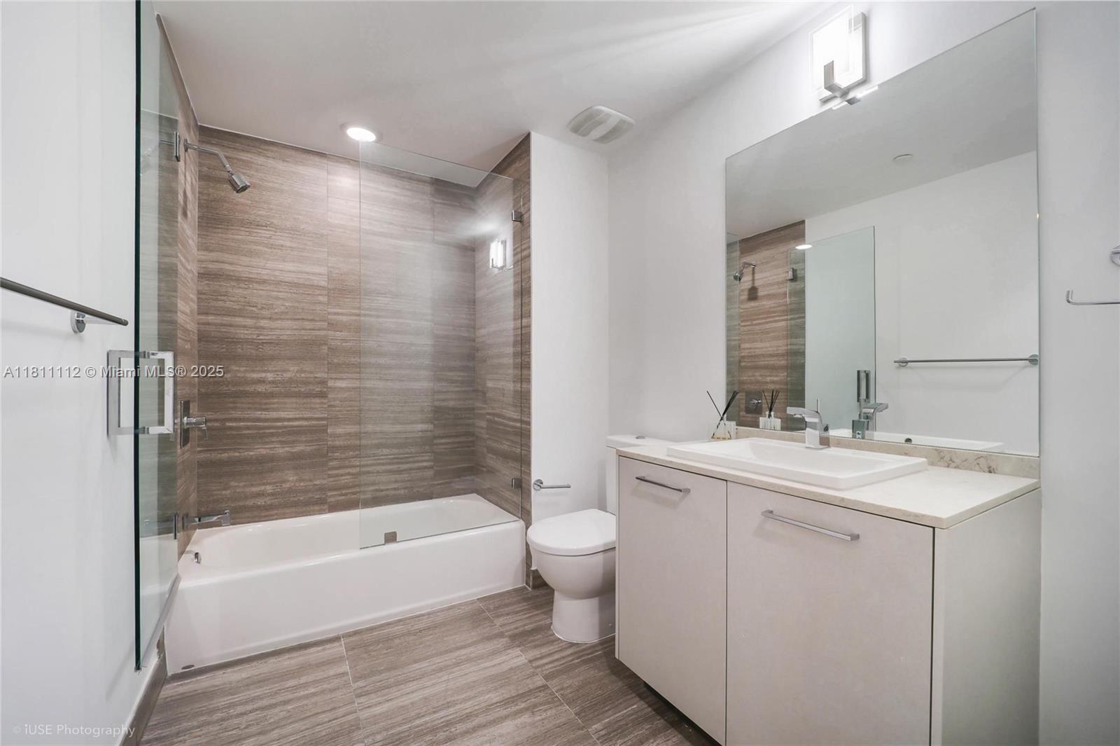 1010 BRICKELL CONDO - Residential Lease