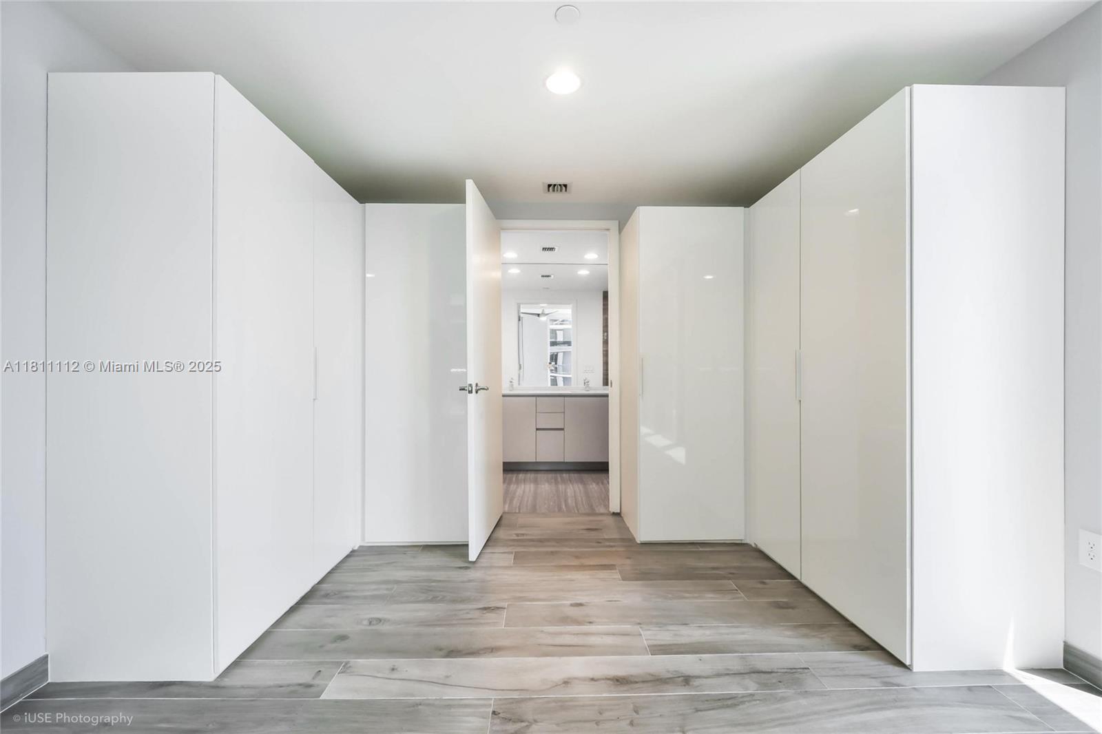 1010 BRICKELL CONDO - Residential Lease