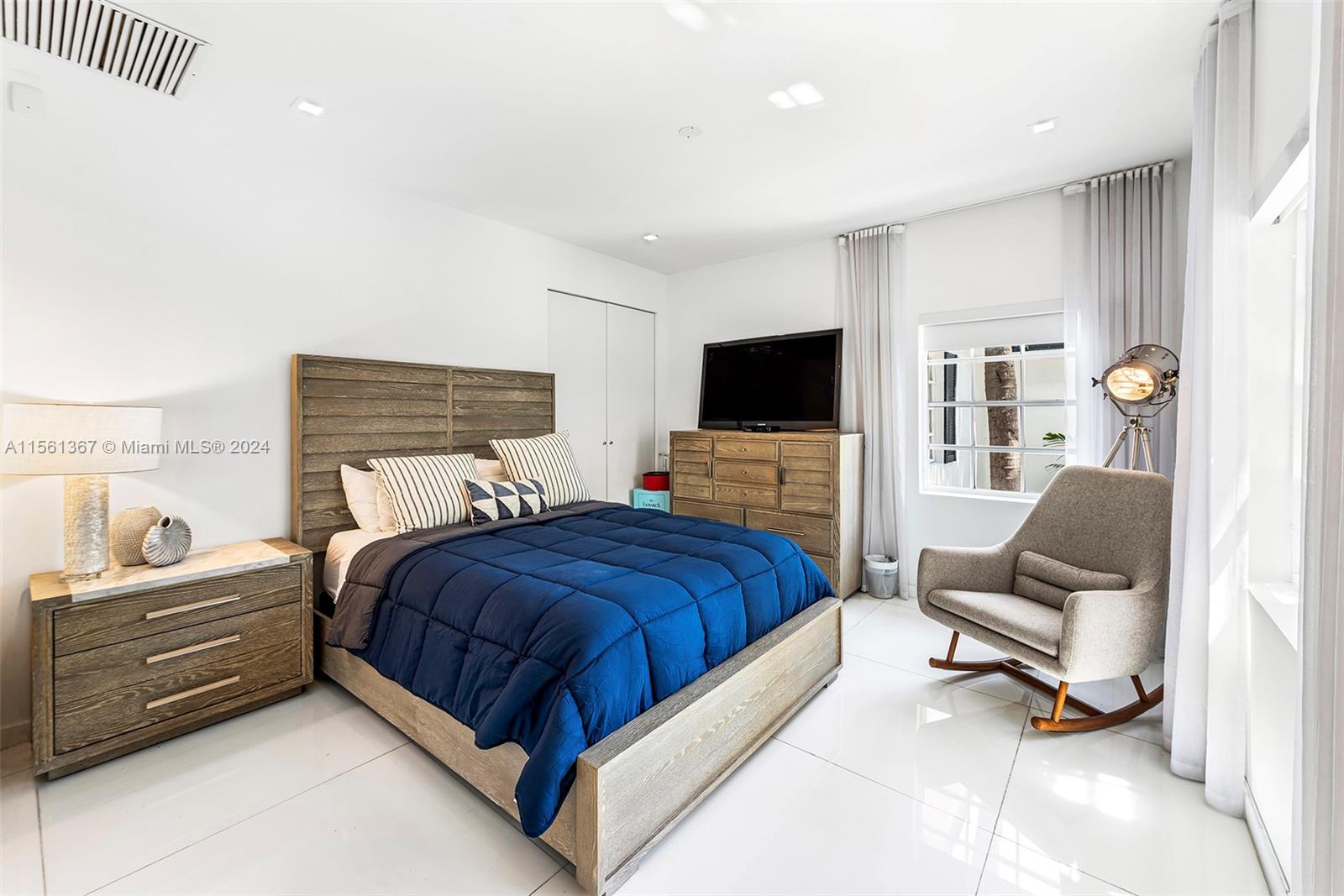 SAN MARINO ISLAND - Residential
