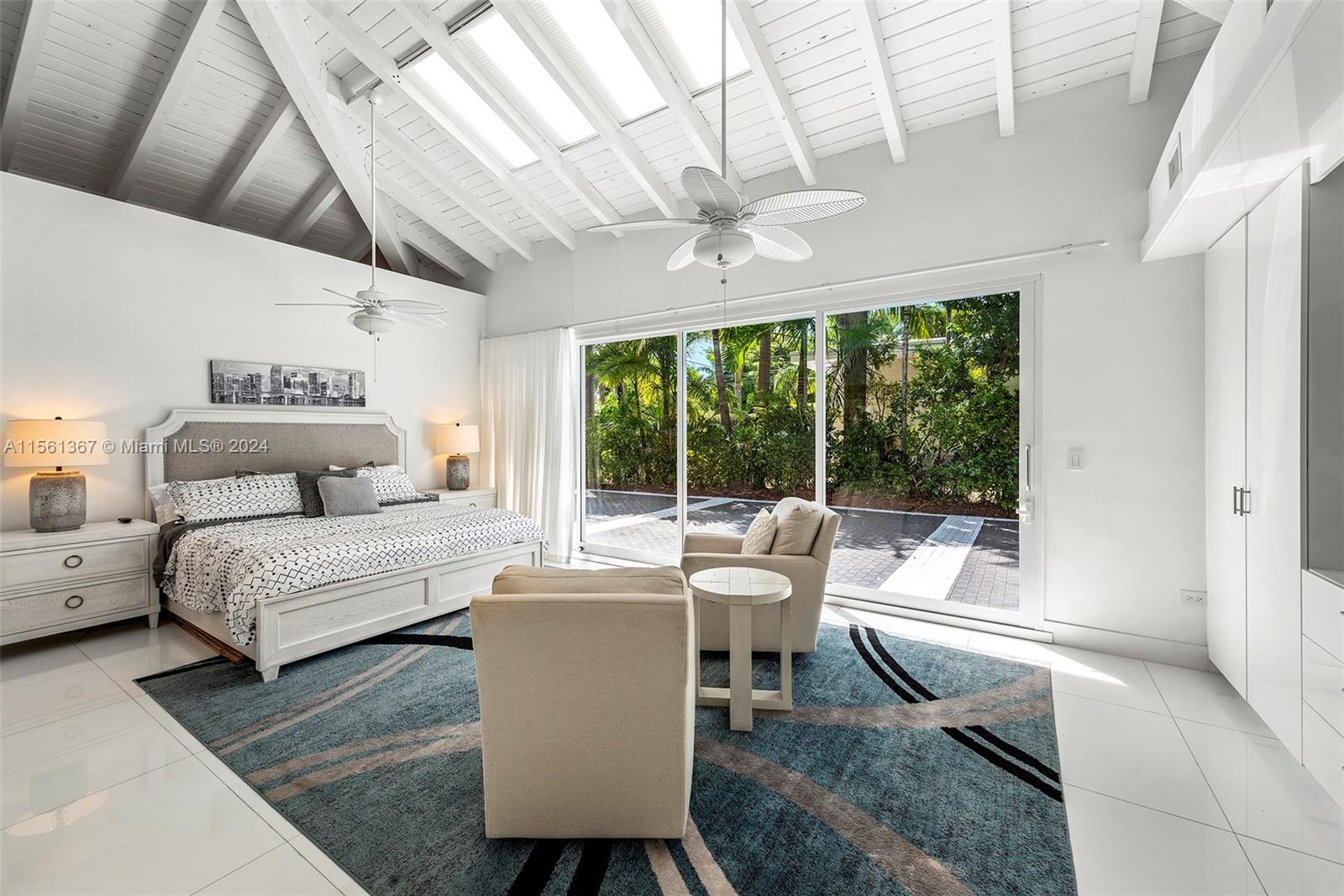 SAN MARINO ISLAND - Residential