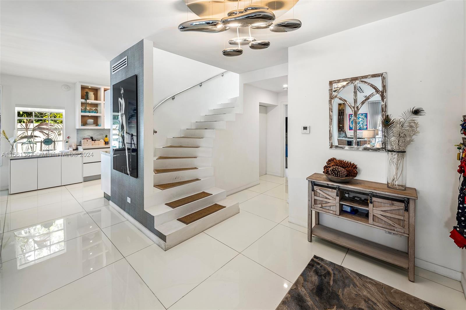 SAN MARINO ISLAND - Residential