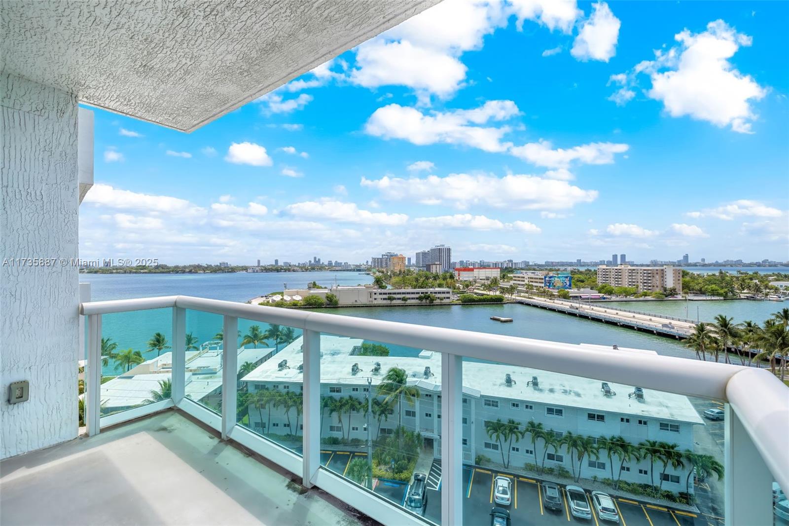 7910 Harbor Island Dr 911