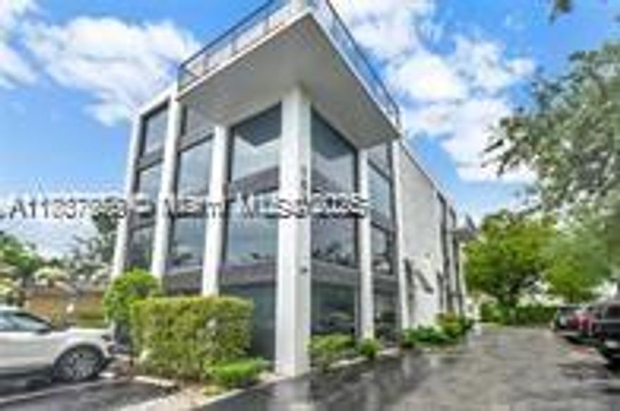 This four-story office building features expansive floor-to-ceiling windows and a prime Fort Lauderdale address. Just steps from the Broward County Courthouse, Downtown’s shops and restaurants, Port Everglades, and the Fort Lauderdale Convention Center, it provides corporate tenants with boutique-style office suites that deliver exceptional value.