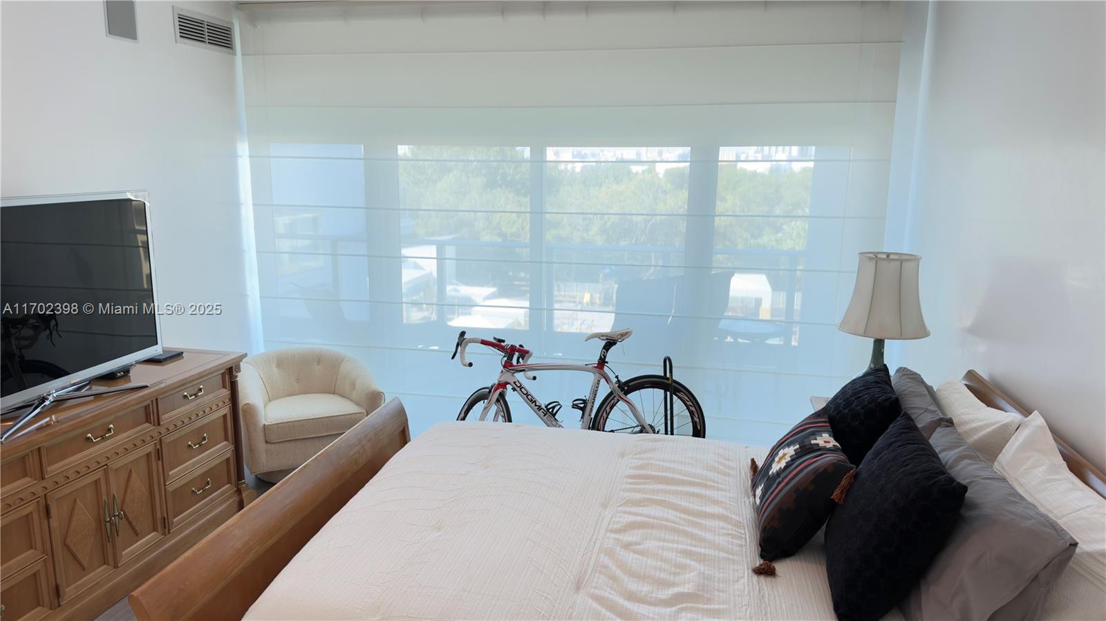 GROVENOR HOUSE CONDO - Residential
