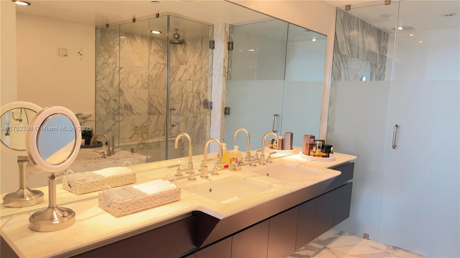 GROVENOR HOUSE CONDO - Residential