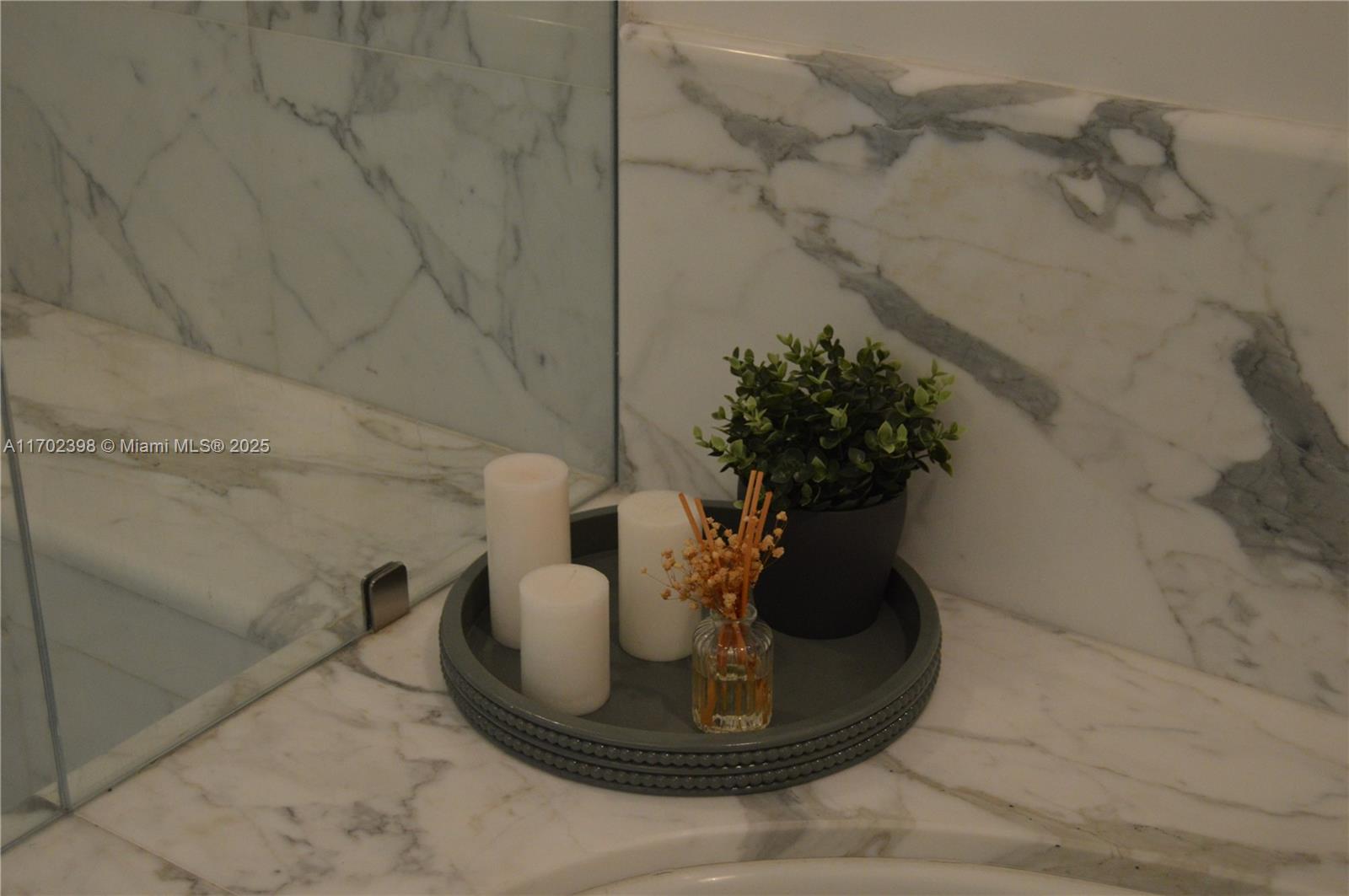 GROVENOR HOUSE CONDO - Residential