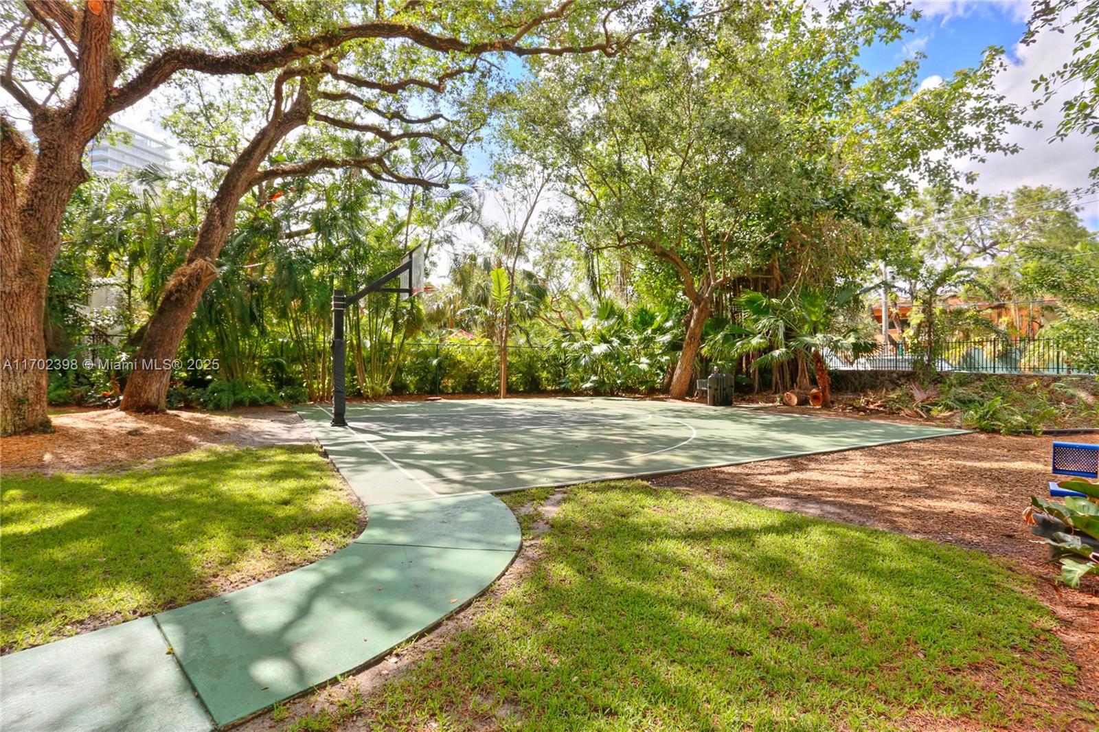 GROVENOR HOUSE CONDO - Residential