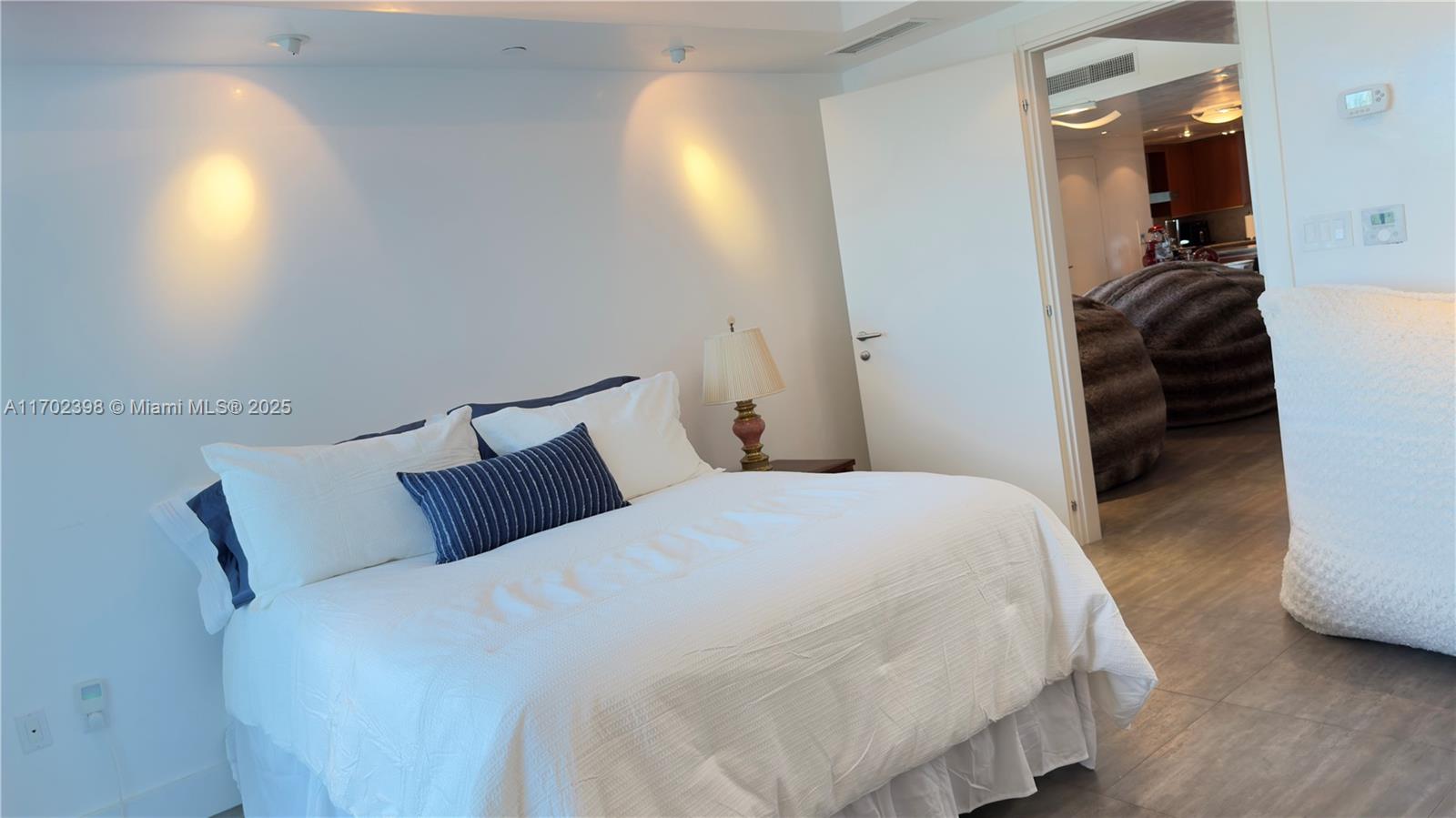 GROVENOR HOUSE CONDO - Residential