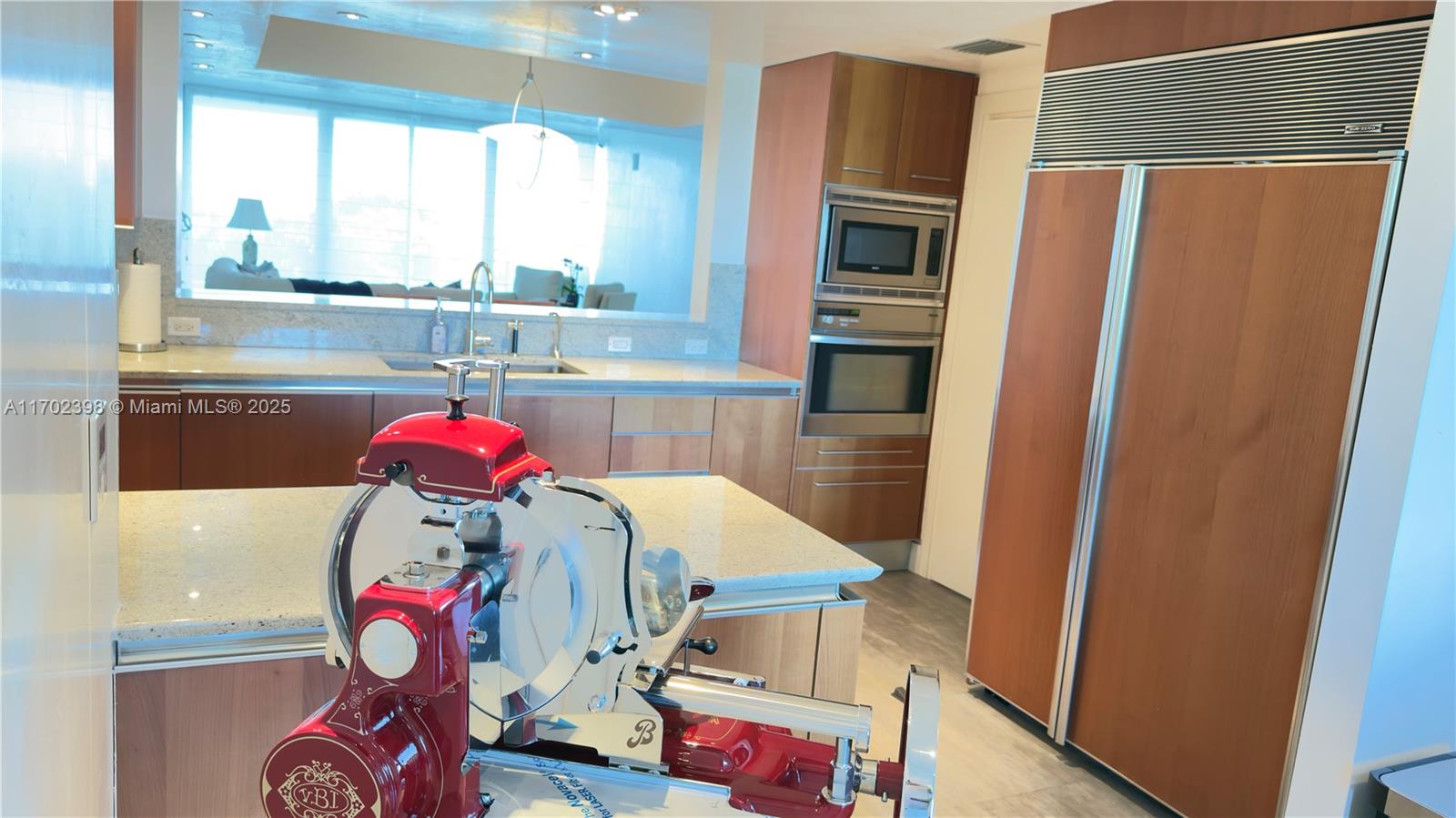 GROVENOR HOUSE CONDO - Residential