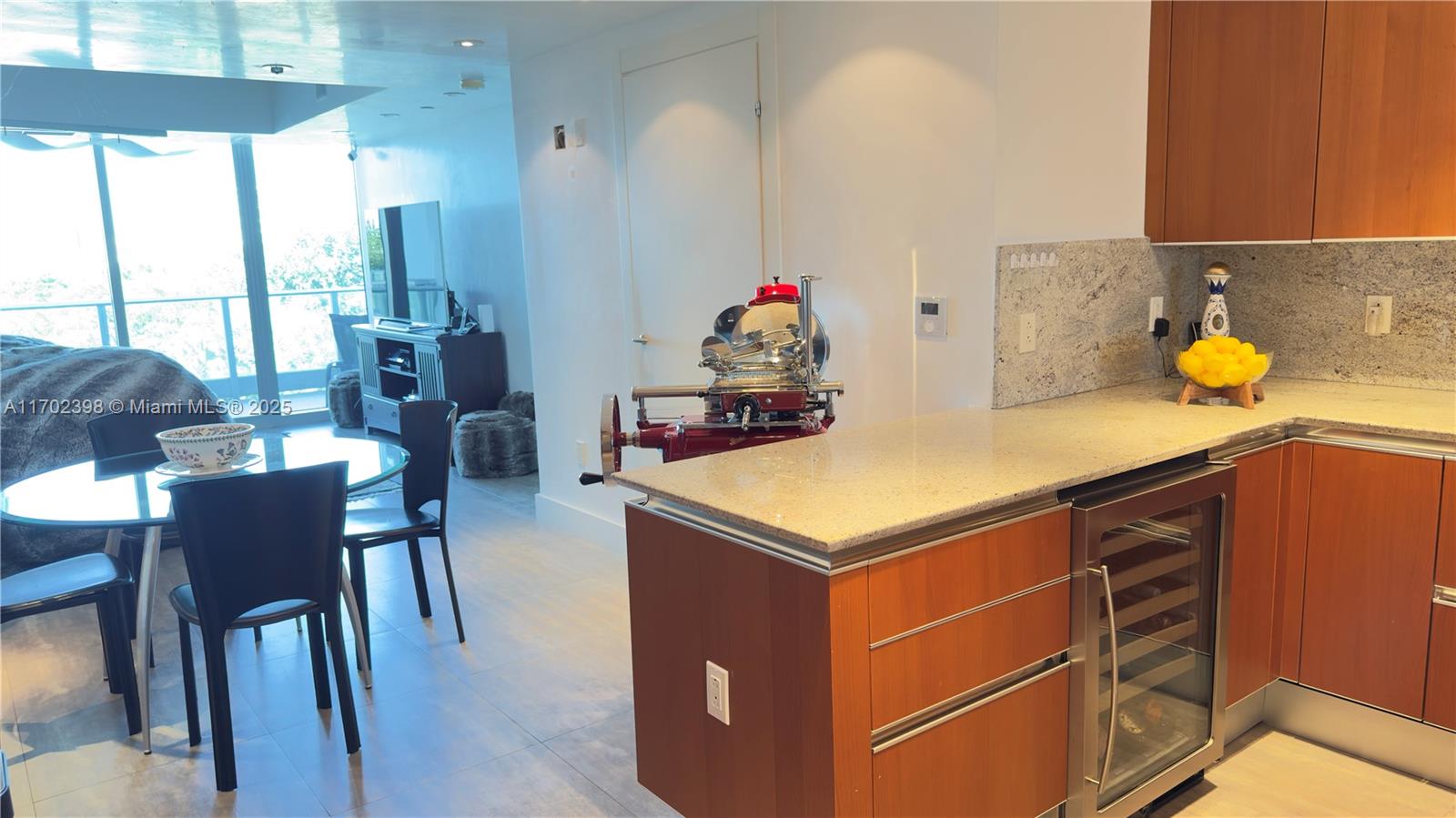 GROVENOR HOUSE CONDO - Residential