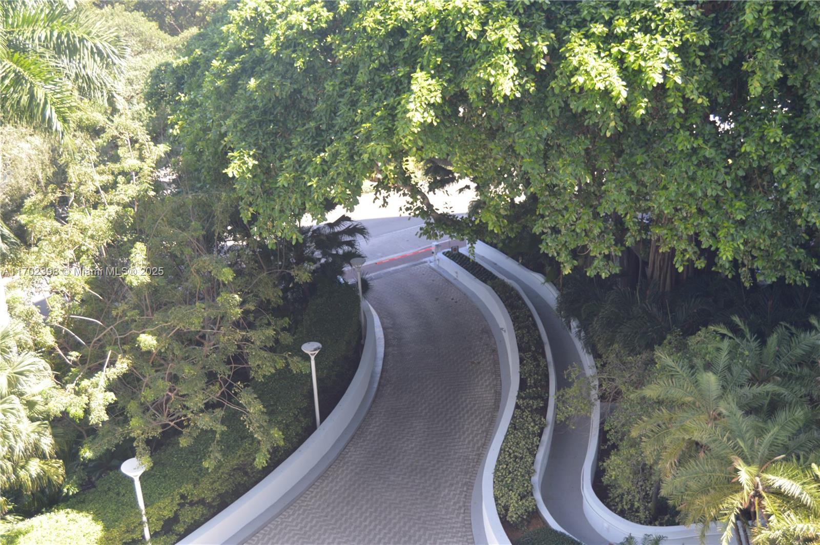 GROVENOR HOUSE CONDO - Residential