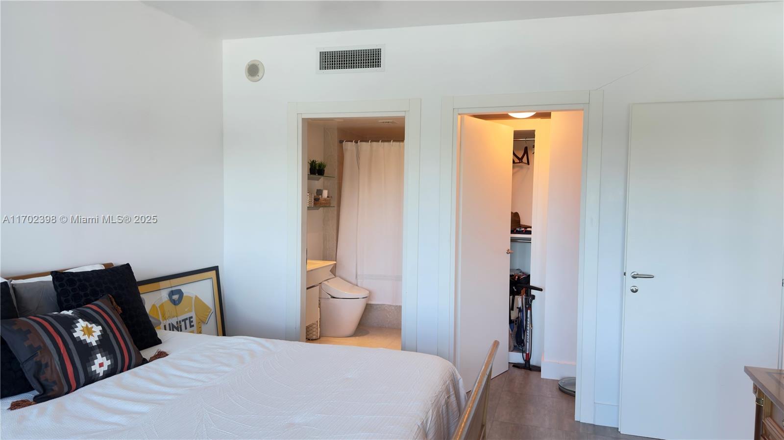 GROVENOR HOUSE CONDO - Residential