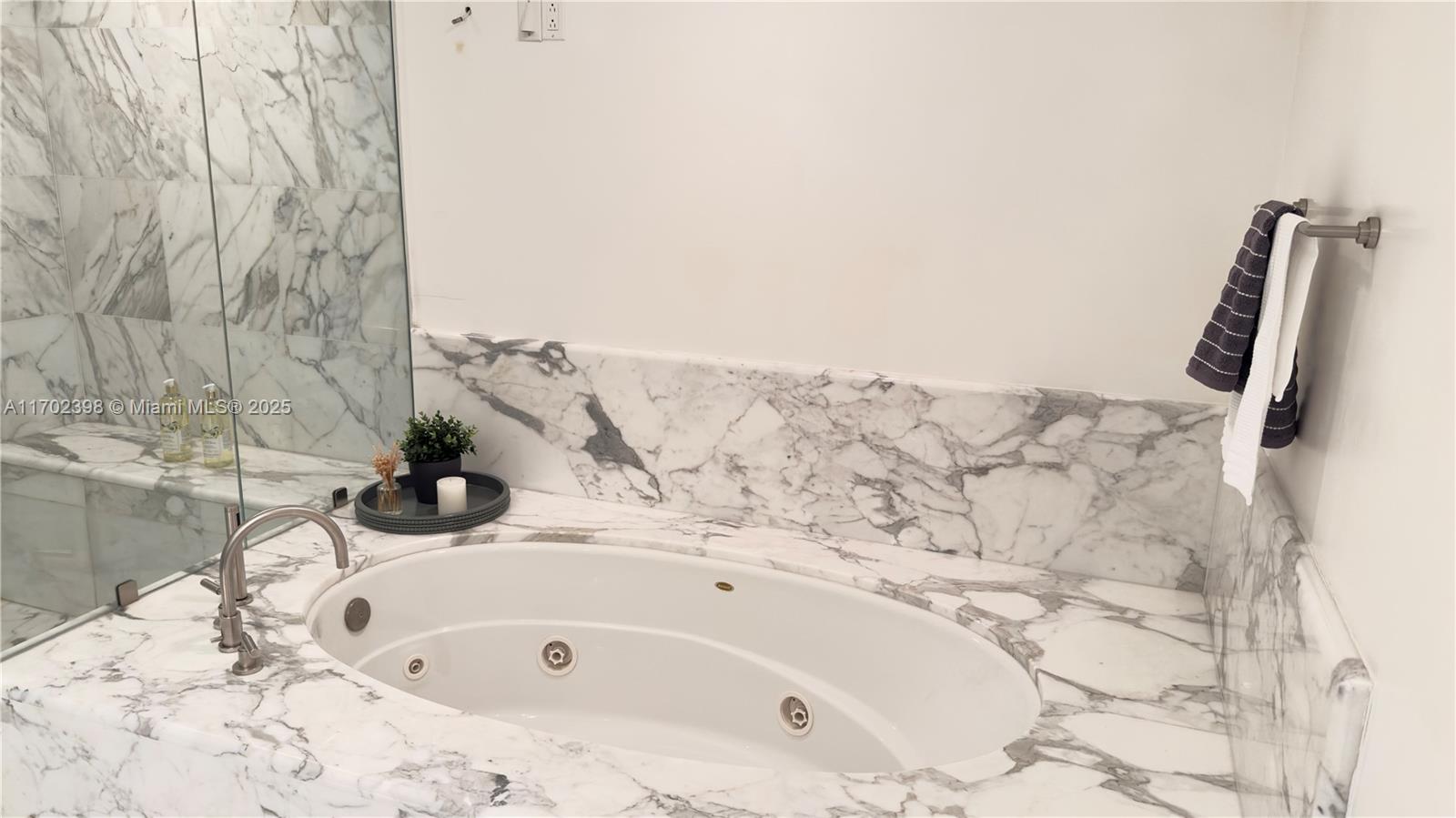 GROVENOR HOUSE CONDO - Residential