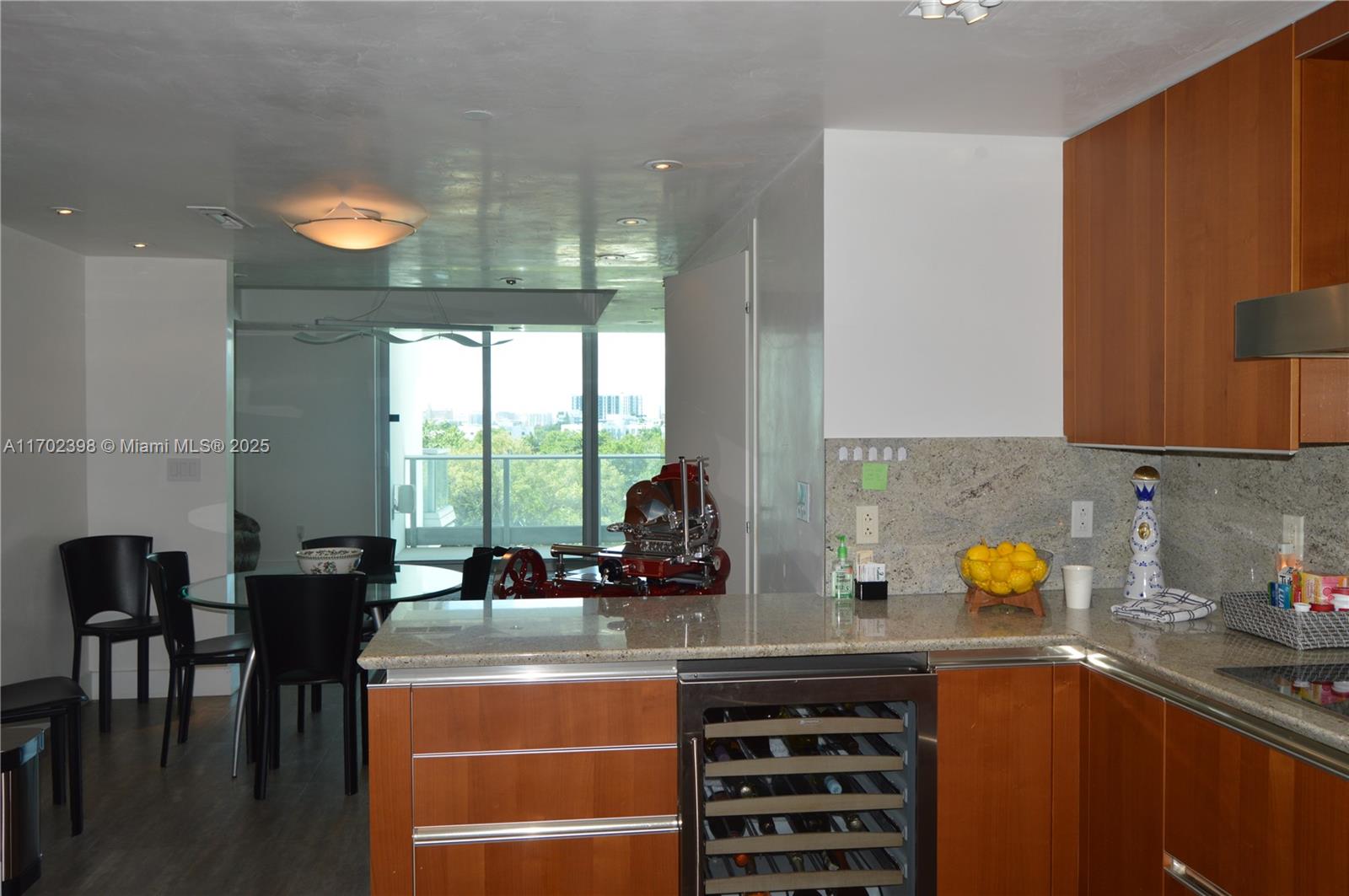 GROVENOR HOUSE CONDO - Residential