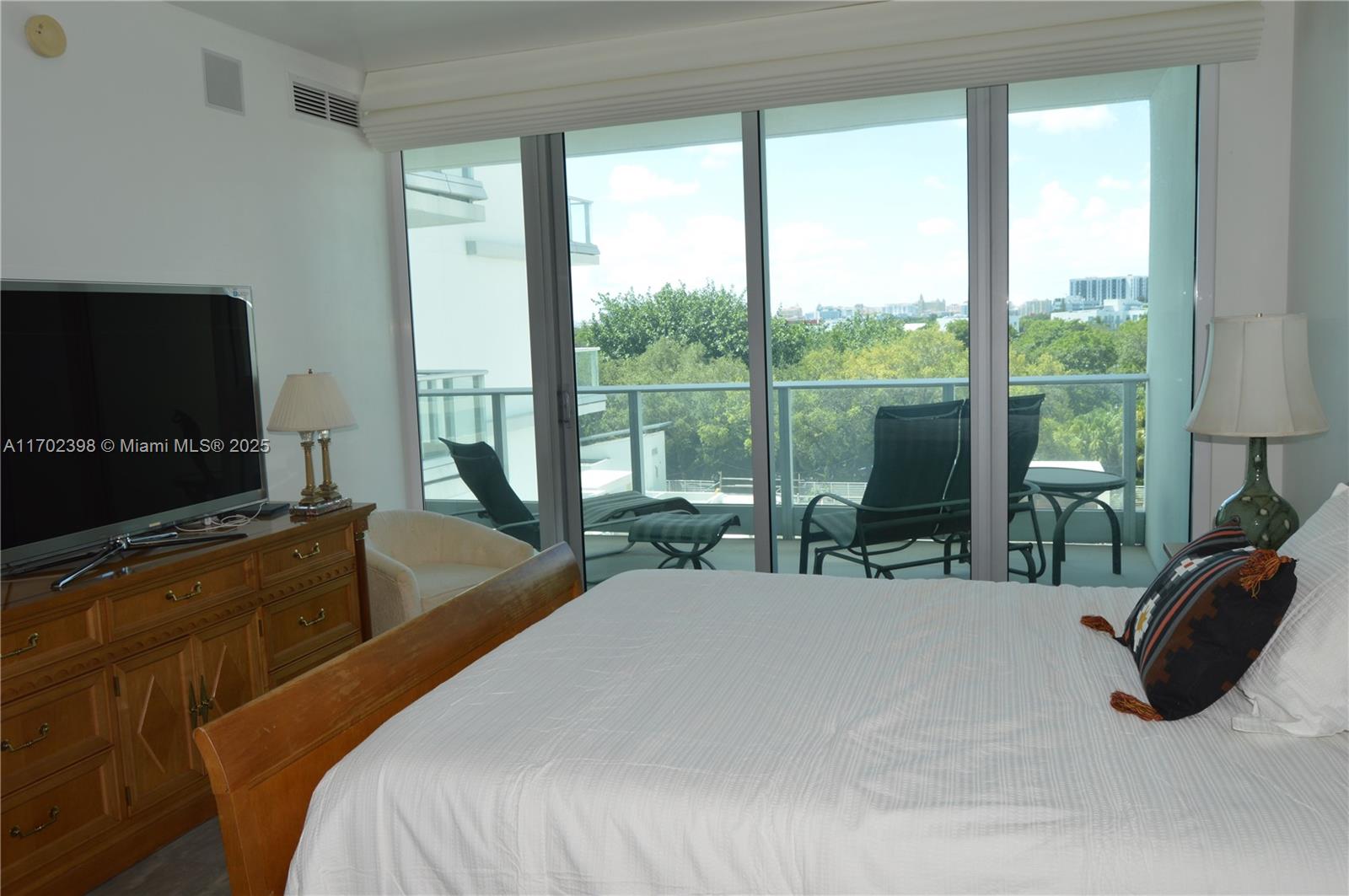 GROVENOR HOUSE CONDO - Residential